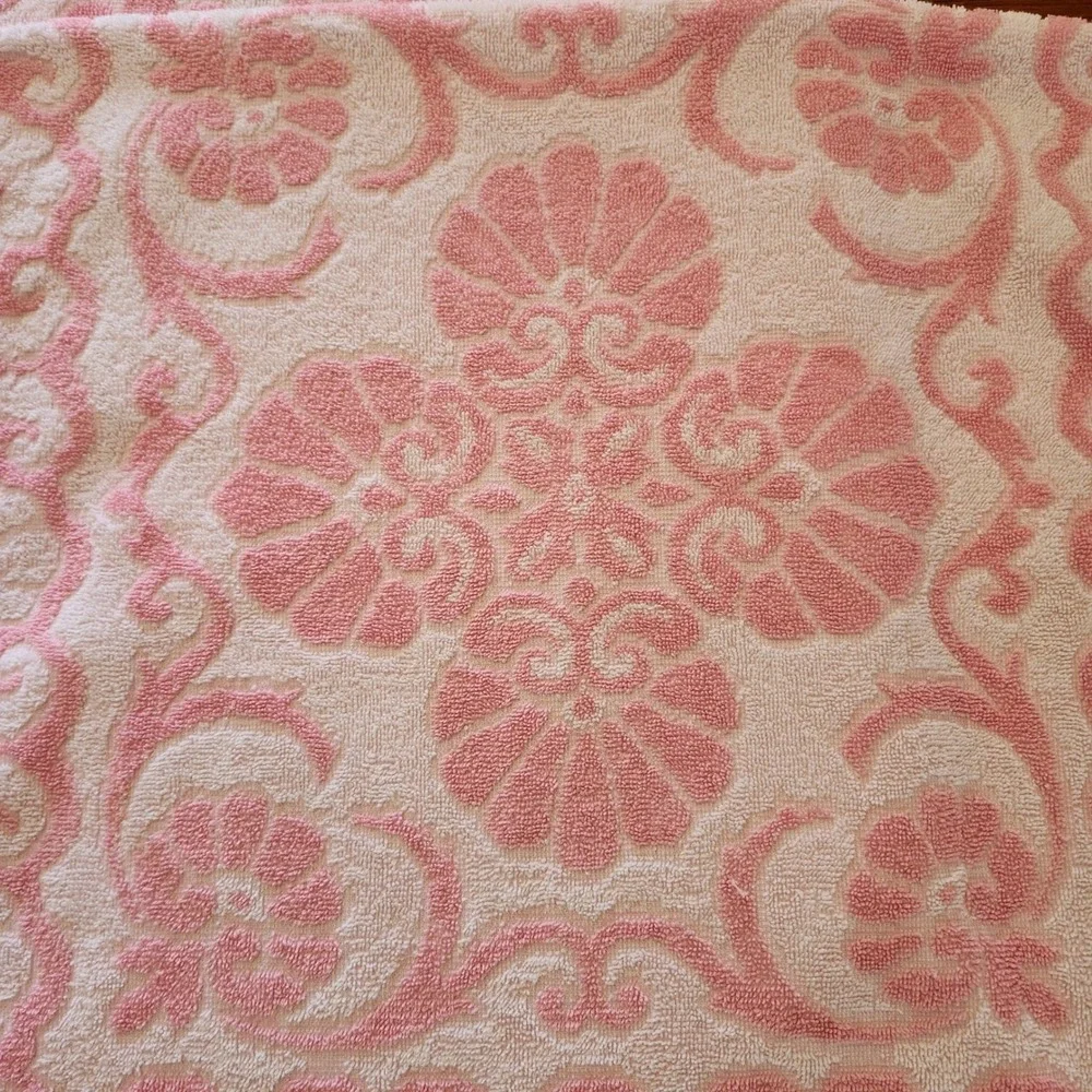 Vintage 60s Fieldcrest Bath Towel Pink Sculpted Fringe MCM Set of 2 USA